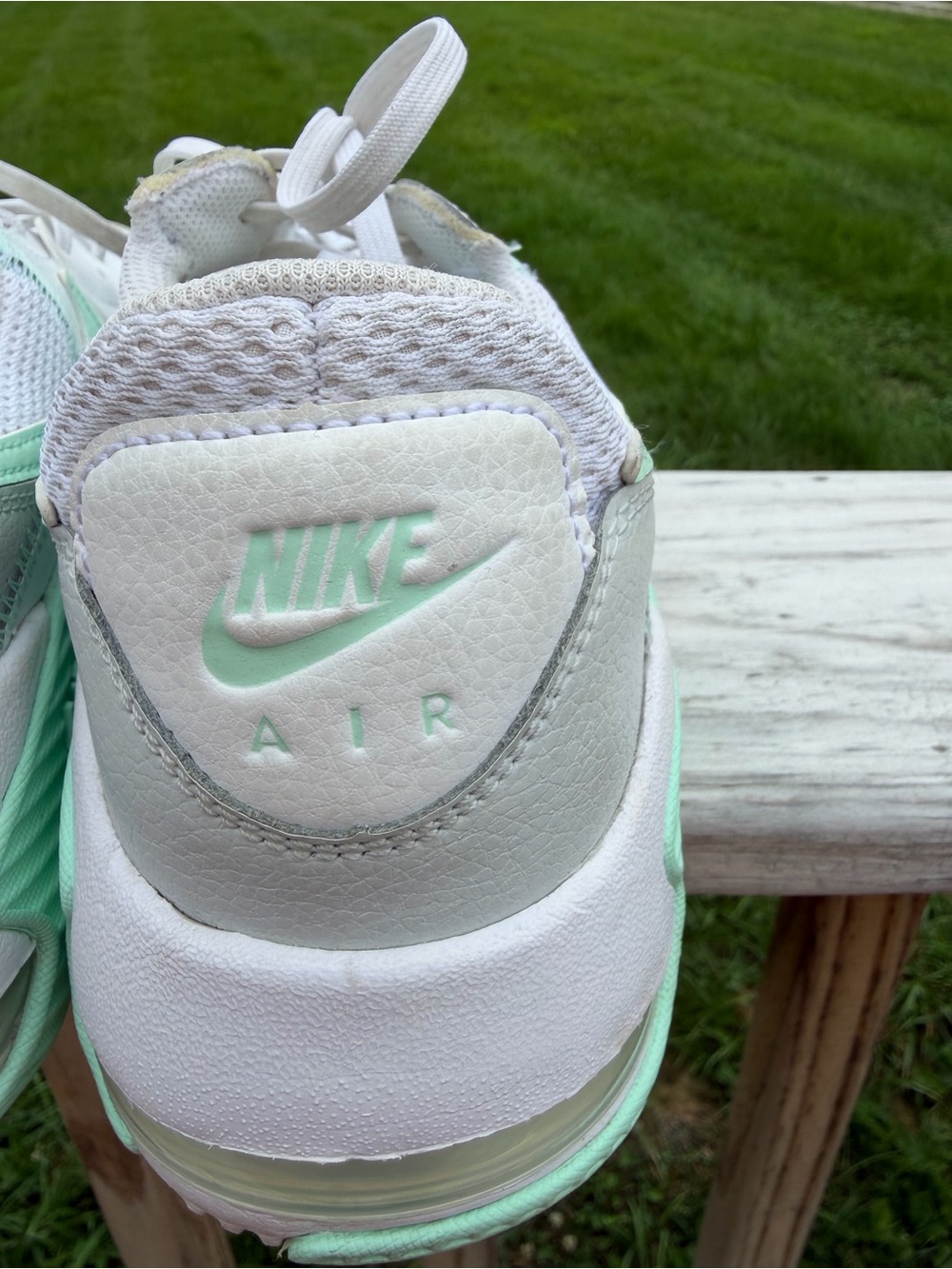 Nike Women’s Air Max Excee White Sneakers with Mint Accents size 9 FZ3769-100 - Picture 9 of 15
